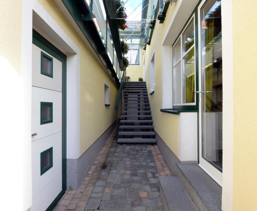 Ferienappartement Regina Schrems  エクステリア 写真