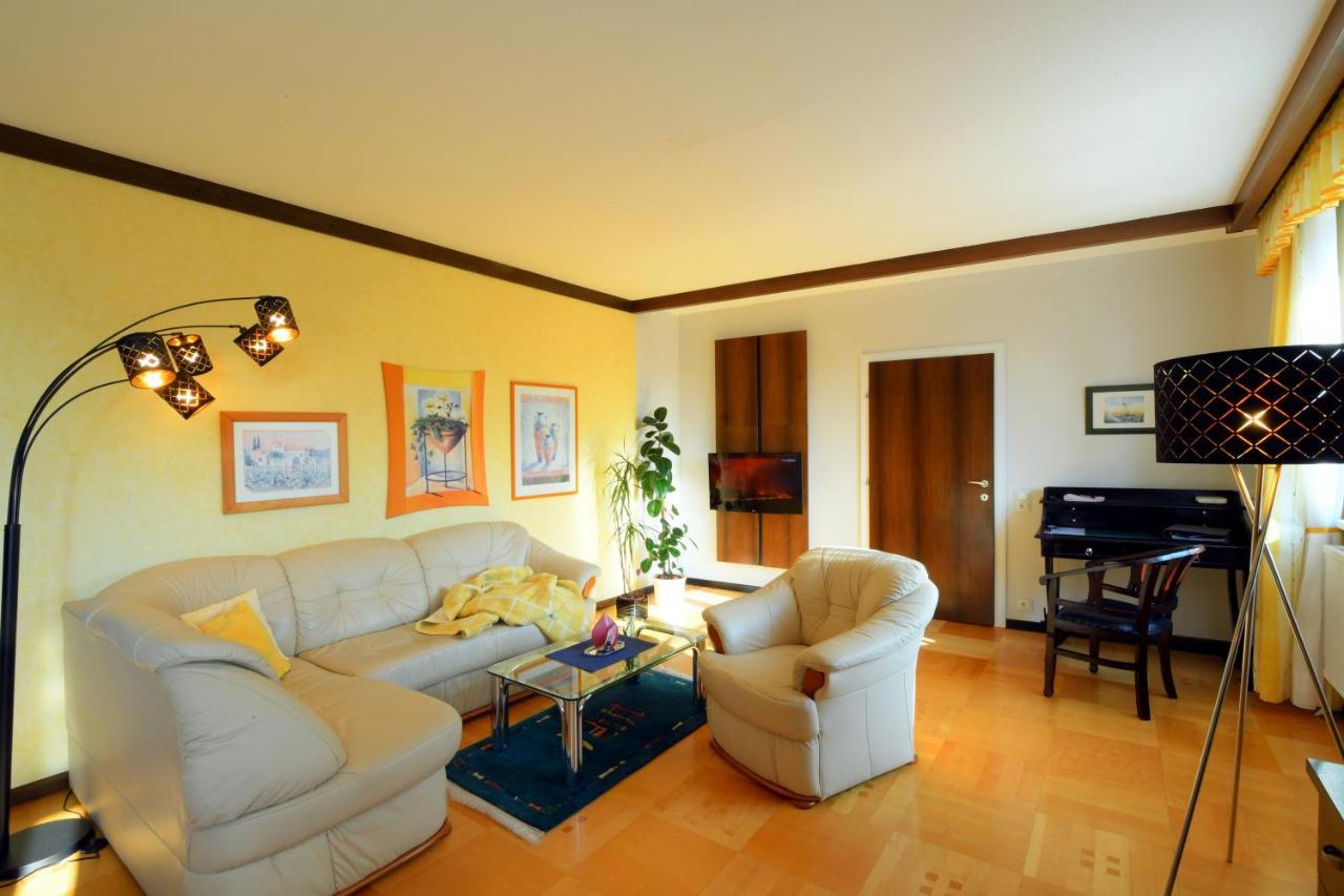Ferienappartement Regina Schrems  エクステリア 写真